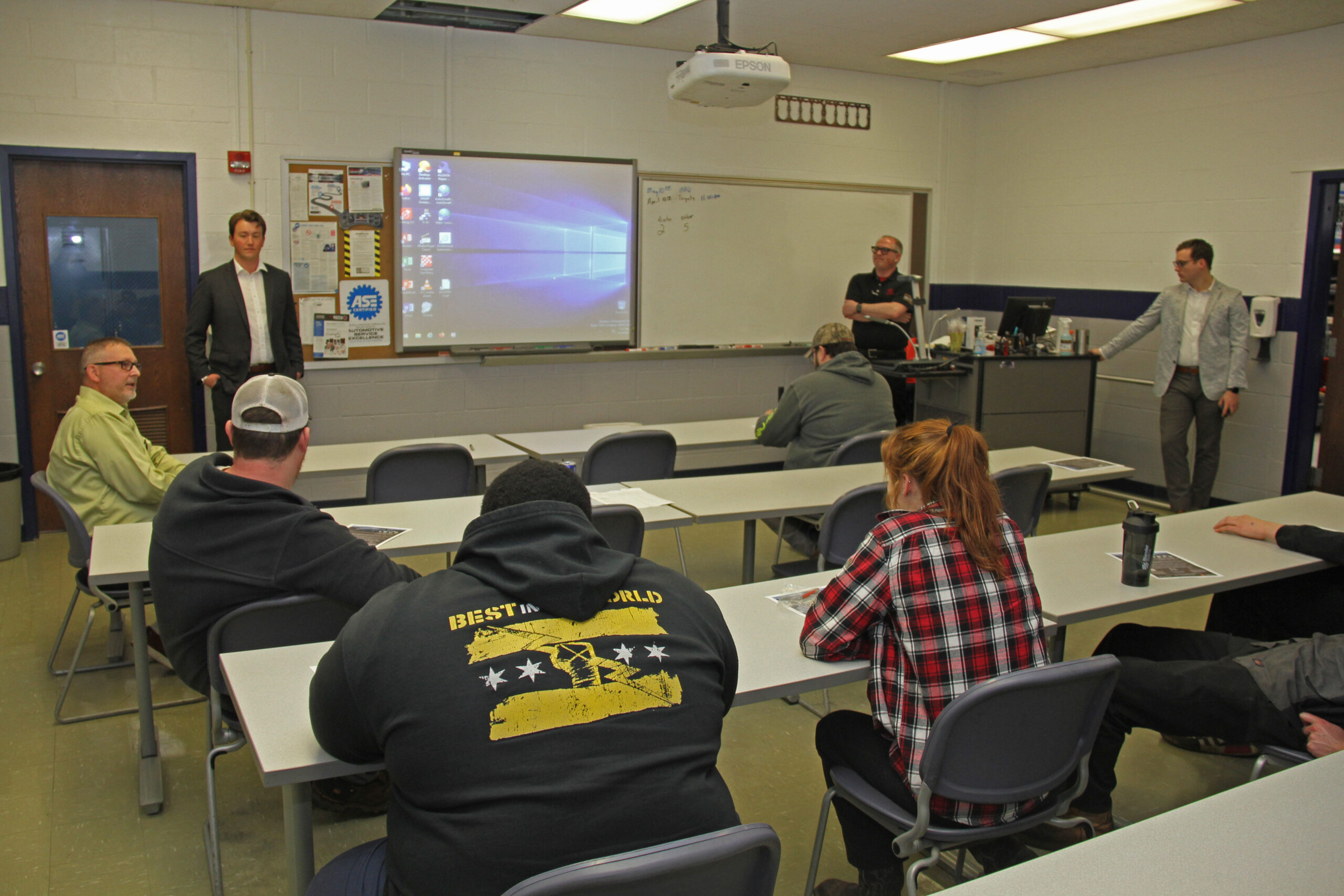 Toyota visits Jefferson College